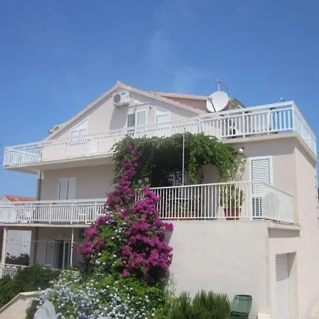 Sto Apartment *